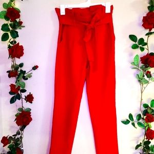 Leyvas high-waist red pant
